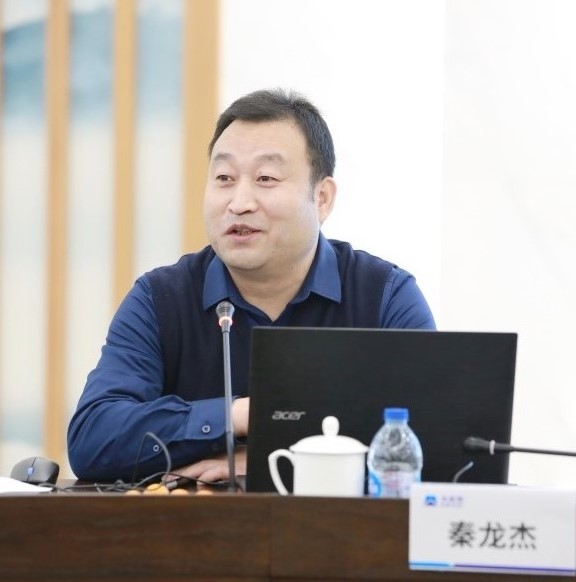 秦龍杰1.jpg